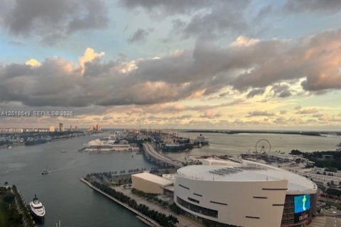Copropriété à louer à Miami, Floride: 1 chambre, 87.14 m2 № 2273403 - photo 2