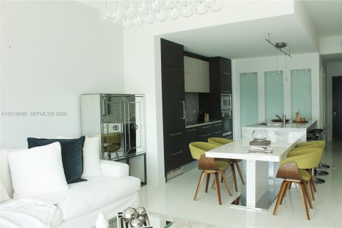 Copropriété à louer à Miami, Floride: 1 chambre, 87.14 m2 № 2273403 - photo 5