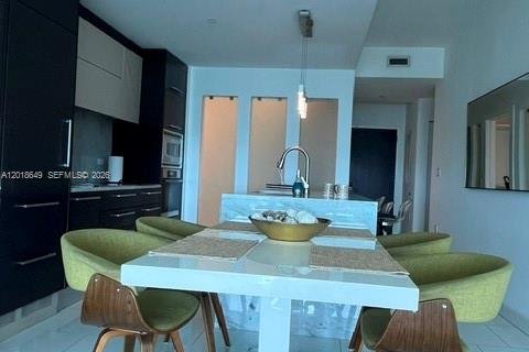 Copropriété à louer à Miami, Floride: 1 chambre, 87.14 m2 № 2273403 - photo 7