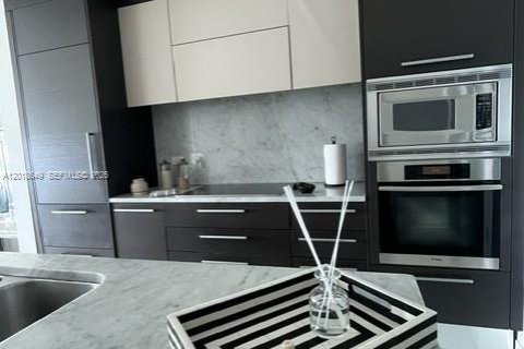 Copropriété à louer à Miami, Floride: 1 chambre, 87.14 m2 № 2273403 - photo 14