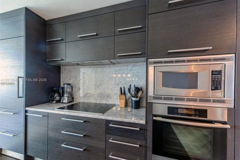 Copropriété à louer à Miami, Floride: 1 chambre, 87.14 m2 № 2273403 - photo 13