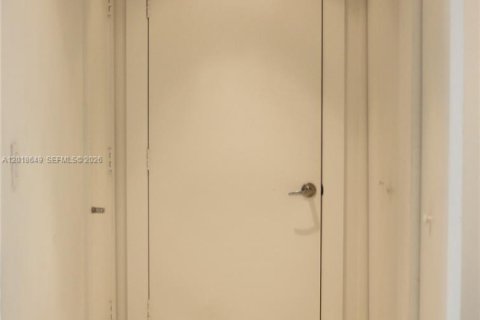 Copropriété à louer à Miami, Floride: 1 chambre, 87.14 m2 № 2273403 - photo 21