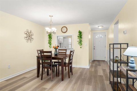 Condo in New Port Richey, Florida, 2 bedrooms  № 1197918 - photo 10