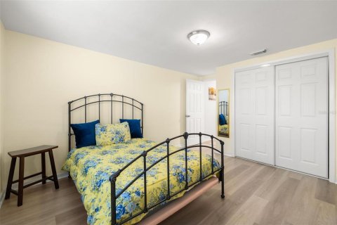 Condo in New Port Richey, Florida, 2 bedrooms  № 1197918 - photo 17