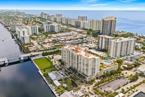 Commercial property in Fort Lauderdale, Florida № 2288646 - photo 3