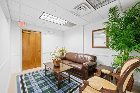 Commercial property in Fort Lauderdale, Florida № 2288646 - photo 6