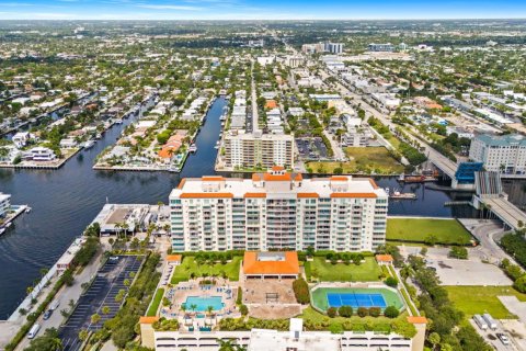 Commercial property in Fort Lauderdale, Florida № 2288646 - photo 4