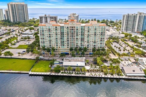 Commercial property in Fort Lauderdale, Florida № 2288646 - photo 2