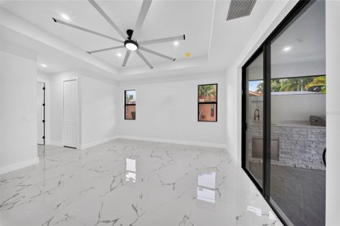 Casa en venta en Punta Gorda, Florida, 4 dormitorios, 189.61 m2 № 2383998 - foto 9