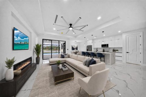 Casa en venta en Punta Gorda, Florida, 4 dormitorios, 189.61 m2 № 2383998 - foto 3