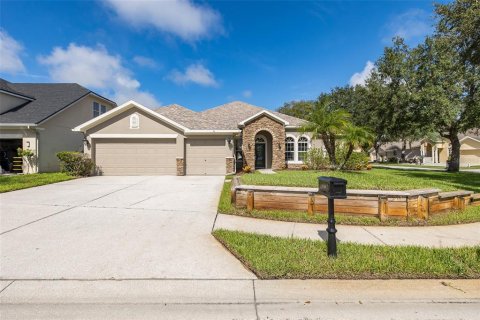 Villa ou maison à Odessa, Floride 4 chambres, 313.55 m2 № 2348379