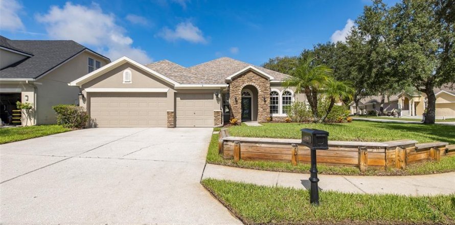 Villa ou maison à Odessa, Floride 4 chambres, 313.55 m2 № 2348379