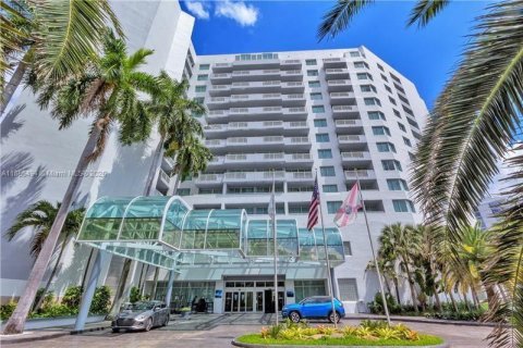 Condominio en venta en Fort Lauderdale, Florida, 1 dormitorio, 50.91 m2 № 1875118 - foto 16