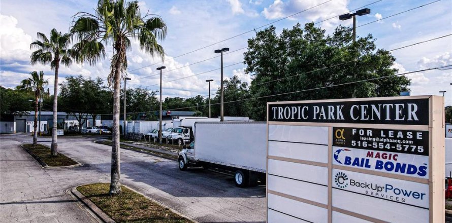 Immobilier commercial à Sanford, Floride 14.21 m2 № 2377439