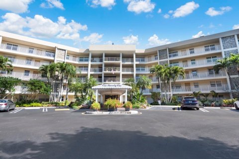 Condo in Pompano Beach, Florida, 3 bedrooms  № 1812202 - photo 1