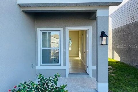 Villa ou maison à louer à Winter Haven, Floride: 4 chambres, 228.26 m2 № 2408030 - photo 2