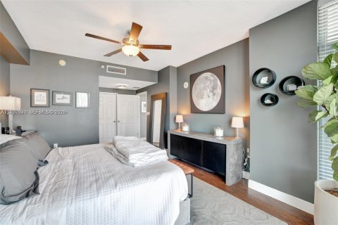 Condo in Hollywood, Florida, 3 bedrooms № 1995859 - photo 17