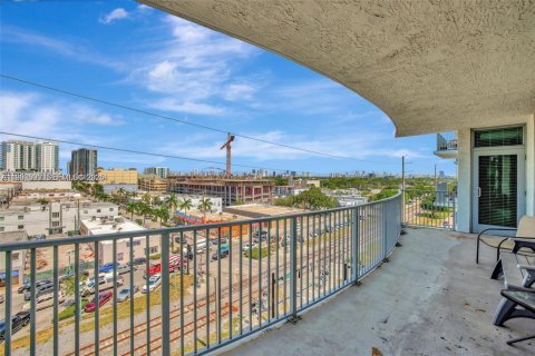 Condo in Hollywood, Florida, 3 bedrooms № 1995859 - photo 23