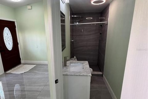 Casa en alquiler en Orlando, Florida, 4 dormitorios, 141.21 m2 № 1910408 - foto 15