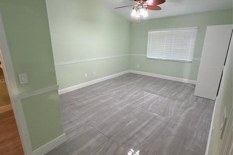 Casa en alquiler en Orlando, Florida, 4 dormitorios, 141.21 m2 № 1910408 - foto 10