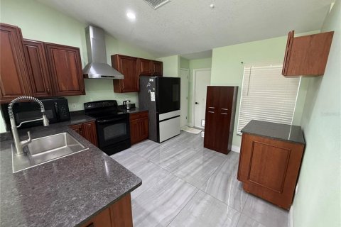 Casa en alquiler en Orlando, Florida, 4 dormitorios, 141.21 m2 № 1910408 - foto 6