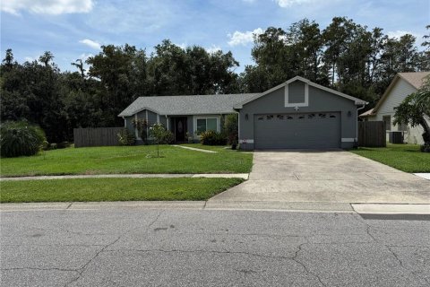 Casa en alquiler en Orlando, Florida, 4 dormitorios, 141.21 m2 № 1910408 - foto 1