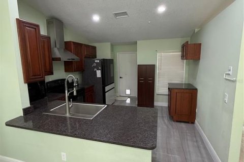 Casa en alquiler en Orlando, Florida, 4 dormitorios, 141.21 m2 № 1910408 - foto 7