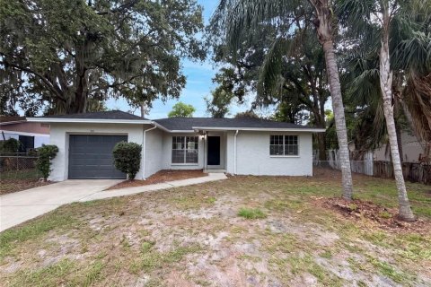 House in Tampa, Florida 3 bedrooms, 109.07 sq.m. № 2222295