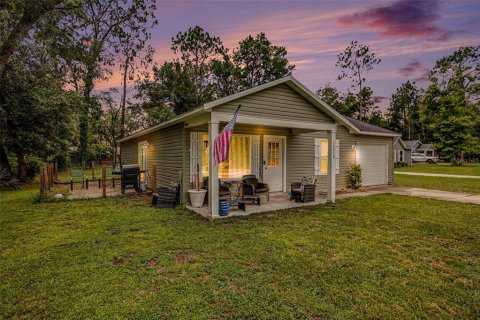 Casa en Ocklawaha, Florida 3 dormitorios, 99.96 m2 № 2234606