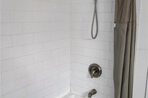 Townhouse in Clearwater, Florida 3 bedrooms, 136.01 sq.m. № 2117982 - photo 14