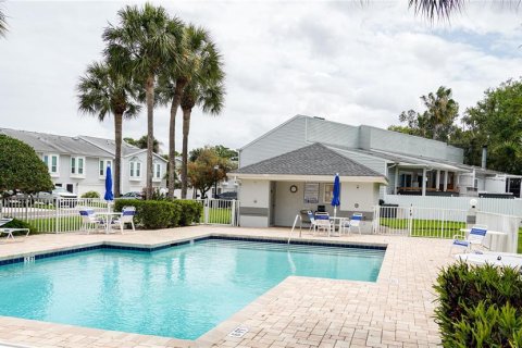 Townhouse in Clearwater, Florida 3 bedrooms, 136.01 sq.m. № 2117982 - photo 2