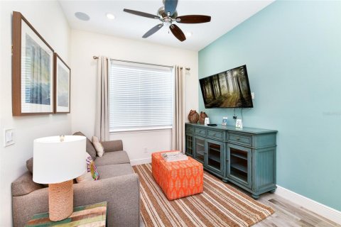 Casa en venta en Kissimmee, Florida, 5 dormitorios, 177.26 m2 № 1512245 - foto 4