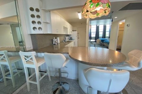 Condo in Miami Beach, Florida № 1959340 - photo 15