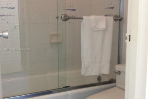 Condo in Miami Beach, Florida № 1959340 - photo 19