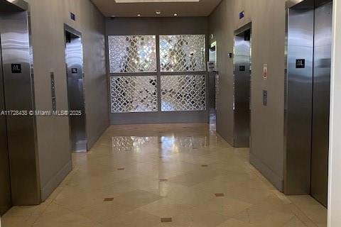 Condo in Miami Beach, Florida № 1959340 - photo 24