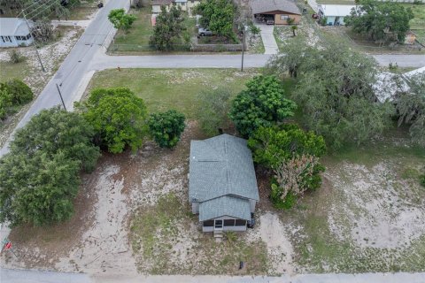 House in Frostproof, Florida 2 bedrooms, 71.35 sq.m. № 2229680