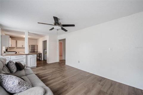 Casa en venta en Frostproof, Florida, 2 dormitorios, 71.35 m2 № 2229680 - foto 11