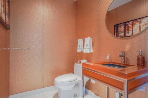 Condo in Miami, Florida, 2 bedrooms  № 1937484 - photo 30