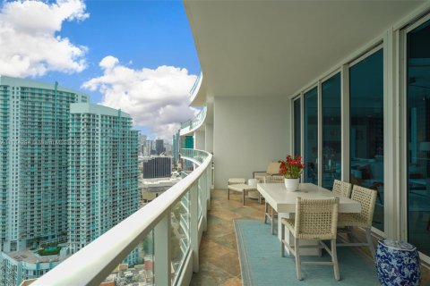 Condominio en alquiler en Miami, Florida, 2 dormitorios, 155.43 m2 № 1937484 - foto 5