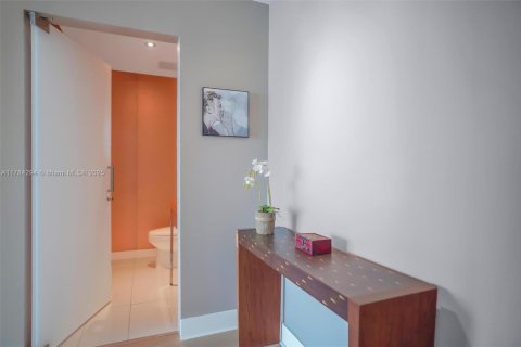 Condominio en alquiler en Miami, Florida, 2 dormitorios, 155.43 m2 № 1937484 - foto 28