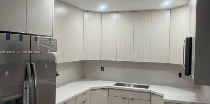 Кондоминиум с 3 спальнями в Хайалиа, Флорида № 2010840