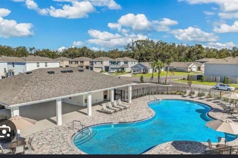 House in Zephyrhills, Florida 3 bedrooms, 144.93 sq.m. № 2284269 - photo 4