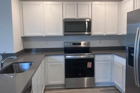 House in Zephyrhills, Florida 3 bedrooms, 144.93 sq.m. № 2284269 - photo 11