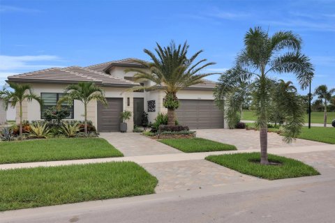 House in Port St. Lucie, Florida 3 bedrooms, 259.29 sq.m. № 2361686