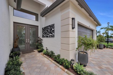 House in Port St. Lucie, Florida 3 bedrooms, 259.29 sq.m. № 2361686 - photo 4