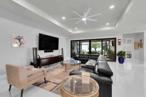 House in Port St. Lucie, Florida 3 bedrooms, 259.29 sq.m. № 2361686 - photo 16