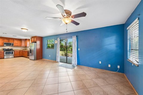 House in Sarasota, Florida 3 bedrooms, 135.73 sq.m. № 2220261 - photo 15