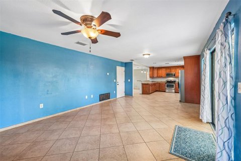 House in Sarasota, Florida 3 bedrooms, 135.73 sq.m. № 2220261 - photo 16