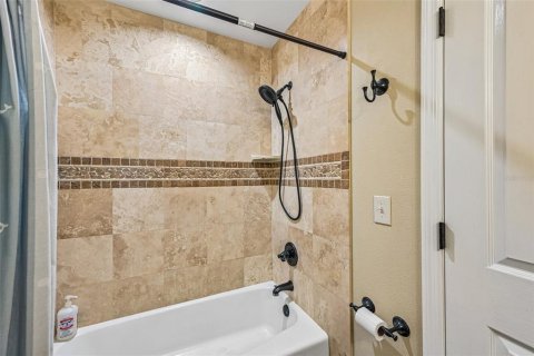 House in Sarasota, Florida 3 bedrooms, 135.73 sq.m. № 2220261 - photo 18