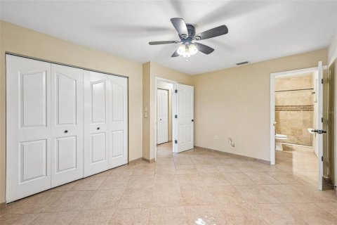 House in Sarasota, Florida 3 bedrooms, 135.73 sq.m. № 2220261 - photo 24